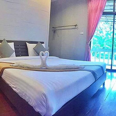 Marina Hut Guest House Ко-Ланта Екстер'єр фото