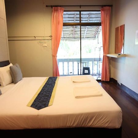 Marina Hut Guest House Ко-Ланта Екстер'єр фото