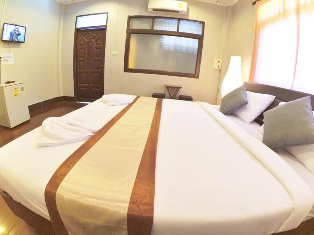 Marina Hut Guest House Ко-Ланта Екстер'єр фото