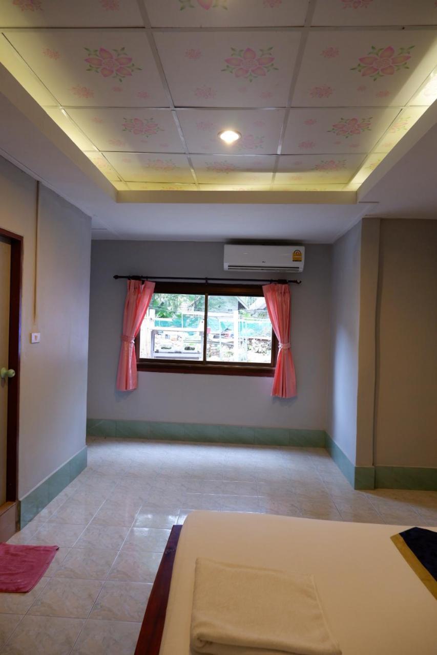 Marina Hut Guest House Ко-Ланта Екстер'єр фото