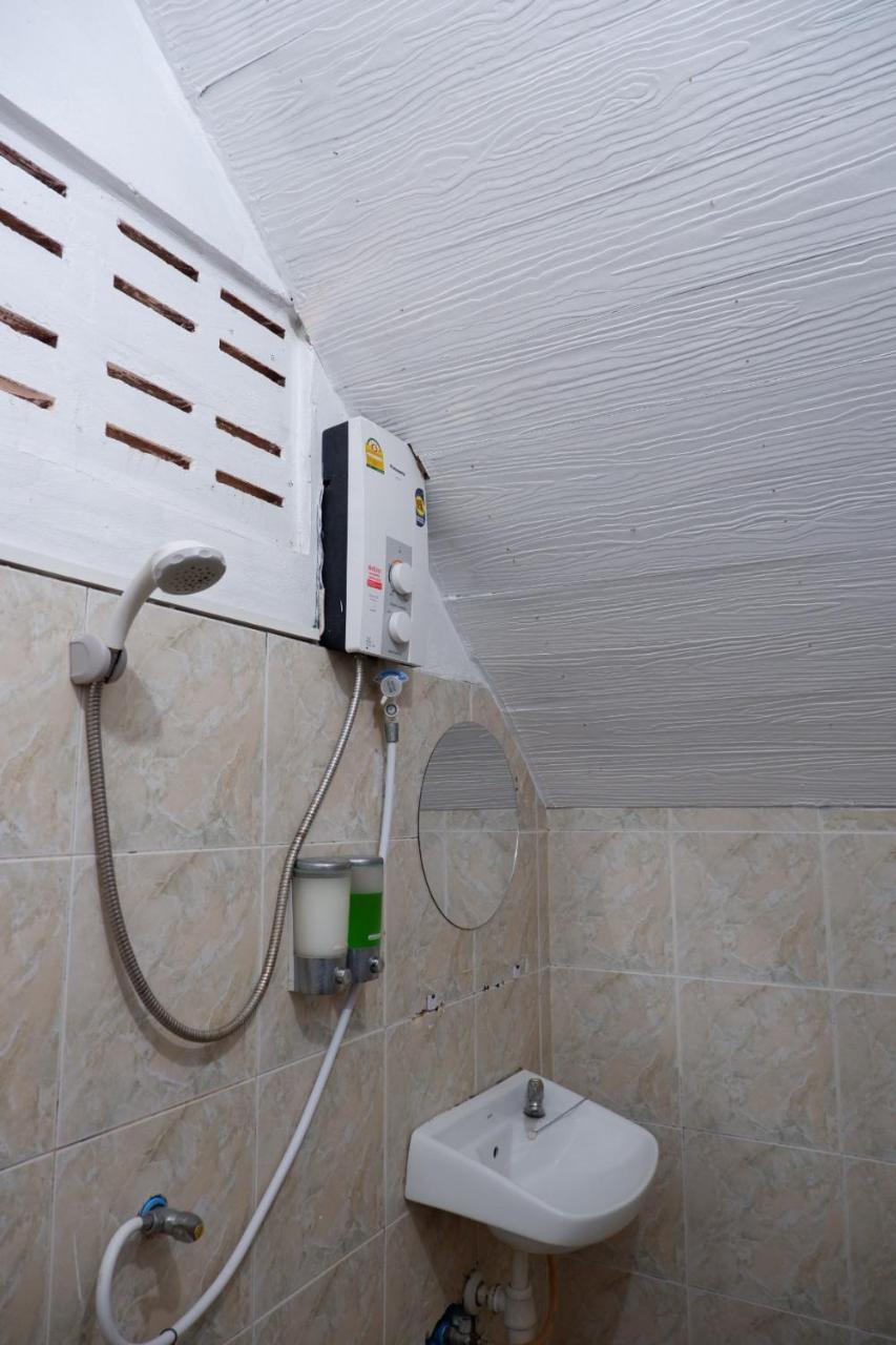 Marina Hut Guest House Ко-Ланта Екстер'єр фото