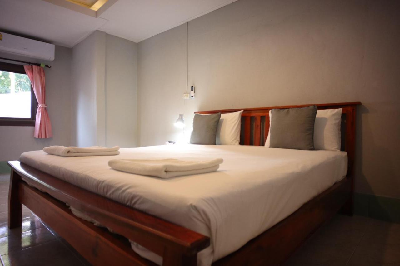 Marina Hut Guest House Ко-Ланта Екстер'єр фото
