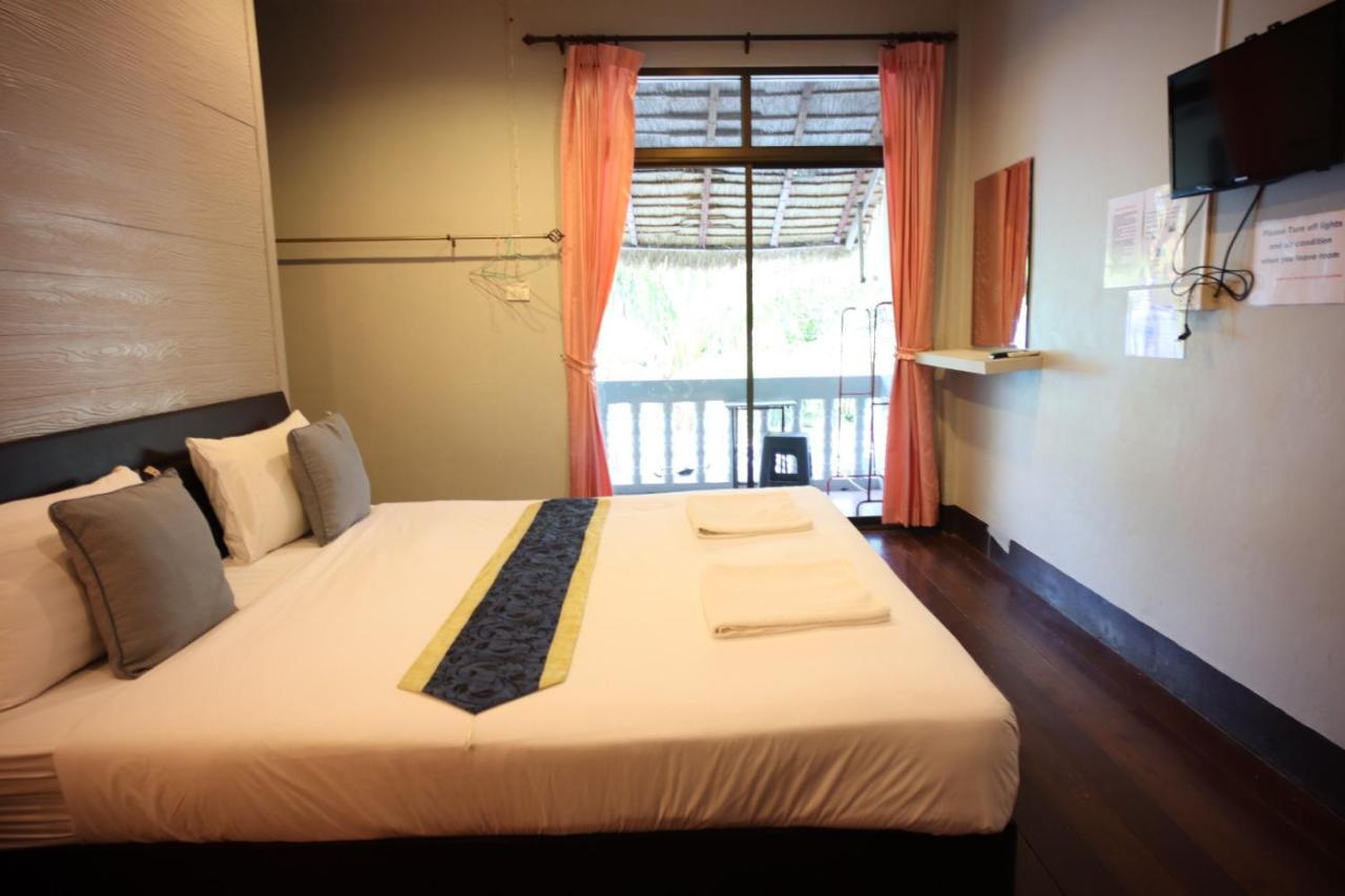 Marina Hut Guest House Ко-Ланта Екстер'єр фото