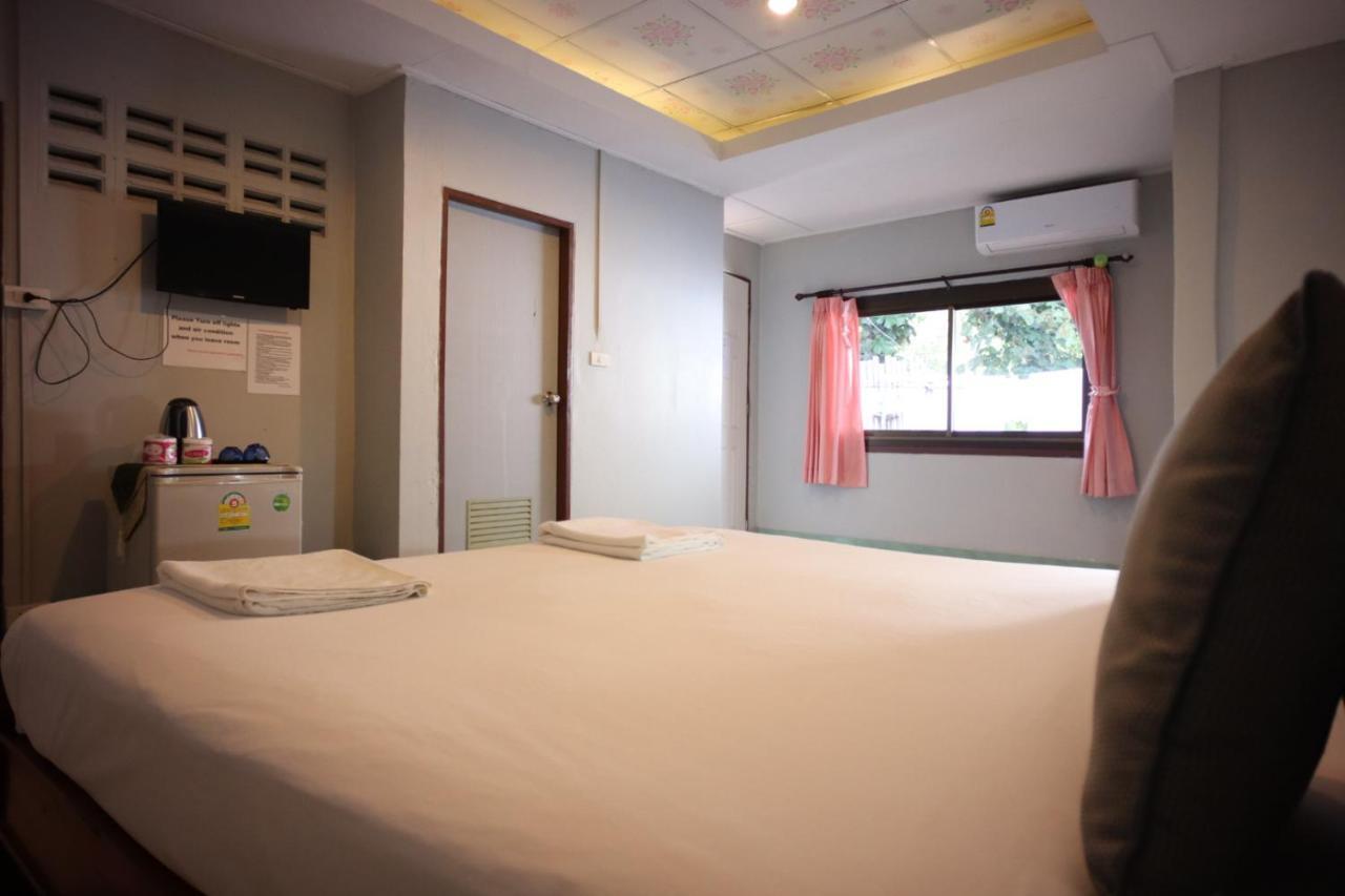 Marina Hut Guest House Ко-Ланта Екстер'єр фото
