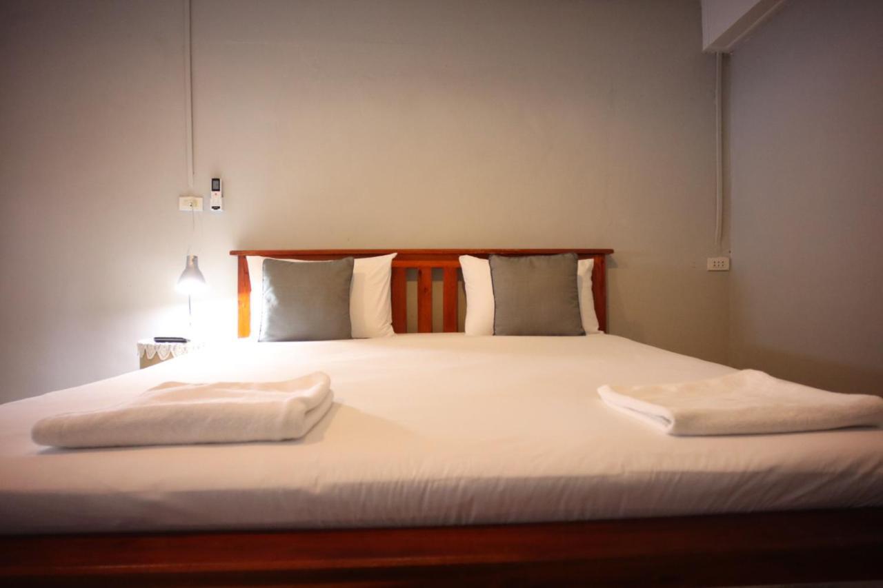 Marina Hut Guest House Ко-Ланта Екстер'єр фото